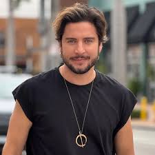 Manuel Carrasco, sobre el batido de frutas de su infancia: "Mi madre iba a la recogida, por eso siempre había en casa y, si se pasaban un poquito hacíamos un batido, que es de las cosas que más me gustan”