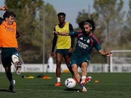 Real Madrid's Possible Lineup Against Elche: Cucurella or Carreras?
