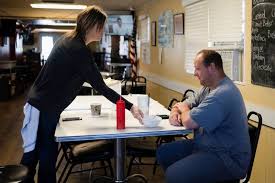 US Services Activity Flatlines in July: Impact of Tariffs and Economic Uncertainty