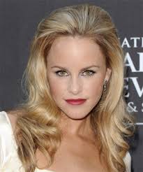 Julie Berman - Hairstyle - Julie-Berman