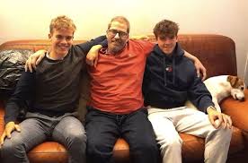 “We zien elkaar gauw terug, copain”: terminaal zieke Kristof (52) hielp verongelukte renner Milan (21) nog aan een tijdritfiets