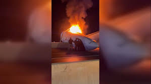 Bystanders rush to rescue passengers after small plane crashes on Texas highway