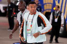 Mbappé rompe com a Nike e assina contrato com a suíça On