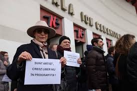 Actorii au protestat la TNB față de evidența zilnică a timpului de muncă. Ministrul Culturii a anunțat...