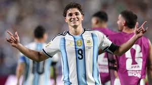 Watch Julián Alvarez score likely game-winner for Argentina vs. Switzerland in World Cup