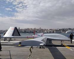 Bayraktar TB3 insansız hava aracı resmi