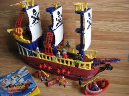 Bildergebnis für fisher price pirate ship 2002