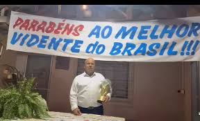 Após acertar campeão no SBT, Carlinhos Vidente faz previsão sobre o Brasil na Copa de 2030