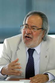 Jorge Eduardo Navarrete, del Centro de Investigaciones Interdisciplinarias en Ciencias y Humanidades, señaló que la crisis replanteó el orden político ... - 303_01