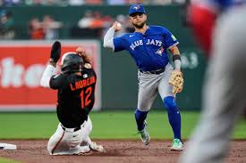¡Orioles Sorprende a Azulejos! Resumen y Apuestas del Juego de MLB