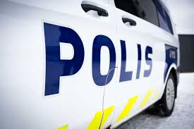 Onnettomuus Kuutostiellä – Liikenne poikki