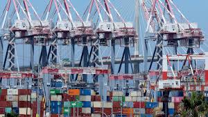 Wholesale prices unexpectedly fall amid Trump's tariffs