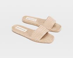 Imagen de Sandalias con plataforma plana Stradivarius rebajas