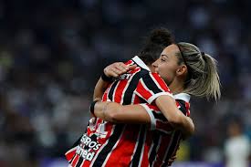 Crivelari busca título inédito pelo São Paulo após marcar no primeiro jogo