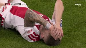 Basisklant Ajax slaat handen voor het gezicht: wissel is onvermijdelijk