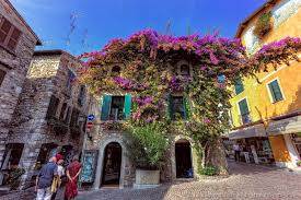 Resultado de imagem para sirmione italy