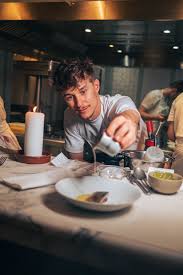 Top Chef 2025: Un Candidat Quitte la Cuisine Avant les Demi-Finales
