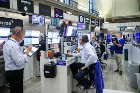 S&P 500 Bulls Power Longest Weekly Gain Since 2023: Markets Wrap