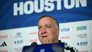 The coach who bonded with Vladimir Putin and took Curaçao to the World Cup