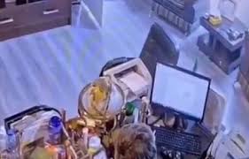 فیلم/ لحظه حمله رژیم صهیونی به میدان قدس تجریش از نمای دوربین یک مغازه