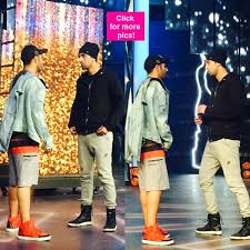 Image result for FilmFare 2015; ShahRukh & Ranbir Performing Funny