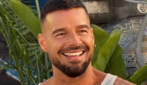 Ricky Martin: Destapan que habría querido seducir a exparticipante de Survivor tras ser expuesto como 'amante