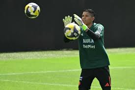 Kevin Mier supera la tormentosa lesión y retoma la carrera por ir al Mundial