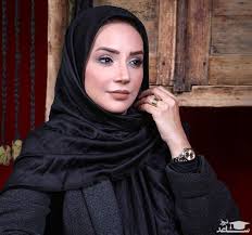 شبنم قلی خانی در میان جمعی از مشتی ترین مردان روزگار