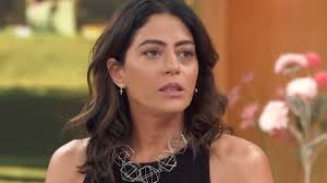 Carol Castro relata sofrimento com doença: "Corpo todo dói"