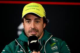 Alonso spara a zero su Ferrari: “Rischio pioggia? Solo loro sanno cosa aspettarsi: hanno test illimitati con Pirelli…”