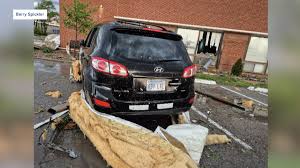 'It was like a war zone': Ottawa couple recalls sheltering from Monday night tornado