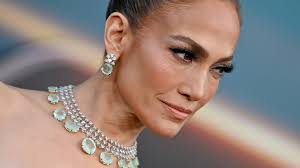 ‘Ted Lasso’ Star Says Paparazzi Made Jennifer Lopez Filmi...