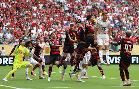 “Logra arruinarme la paz”: hinchas del Flamengo “explotan” por actuación de Erick Pulgar
