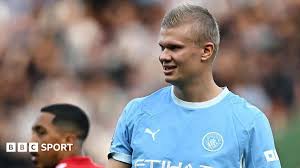 Premier League: Man Utd bidding to end Man City's perfect start to season — BBC