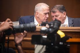 GOP Senator Blocks Warsh Nomination Amid Powell Probe
