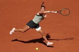 Roland-Garros: fin du rêve pour Parry, Sabalenka sort Osaka