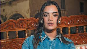 Quién es la famosa mamá de Scarlet Gruber, la villana de 'Dominica Montero'