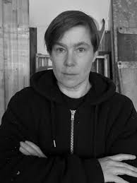 ¡Arte Imperdible! Klara Lidén Revela su Obra Maestra en Exposición Única