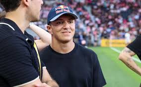 Formule 1 : le pilote français Isack Hadjar rencontre Lionel Messi avant un match de MLS