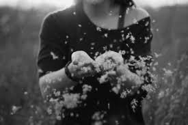 Résultat de recherche d'images pour "photo de fille triste"