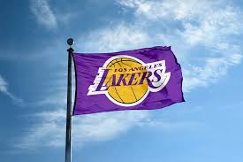 Venta de los Lakers: Jeanie Buss desafía a sus hermanos y busca frenar operación