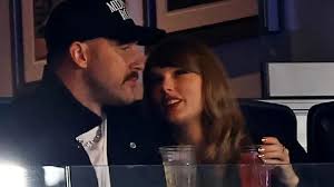 Chiefs’ Travis Kelce called Taylor Swift’s ‘black cat boyfriend,’ compared to Gillmore Girls, One Tree Hill characters