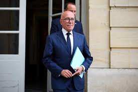 Crise à Droite: Ciotti Offre un 