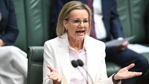 PM’s Joy Division T-shirt Sparks Political and Cultural Controversy