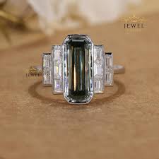 Emerald Cut Green Moissanite Ring: Art Deco White Gold Cocktail Ring - Etsy Israel