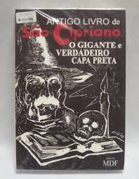 Resultado de imagem para antigo e gigante livro de sao cipriano capa preta