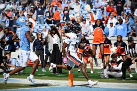 ¡Drama en el Fútbol Americano! UNC Cae Ante Virginia en Agónica Derrota