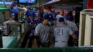 Jacob deGrom exits in third due to injury
