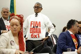 Opinião - Vinicius Torres Freire: Como as encrencas políticas dificultam o fim da 6x1
