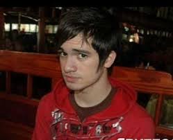 Brendon Urie Do you like Brendon&#39;s hair all black? or do you like it with the ... - 22181_2_full